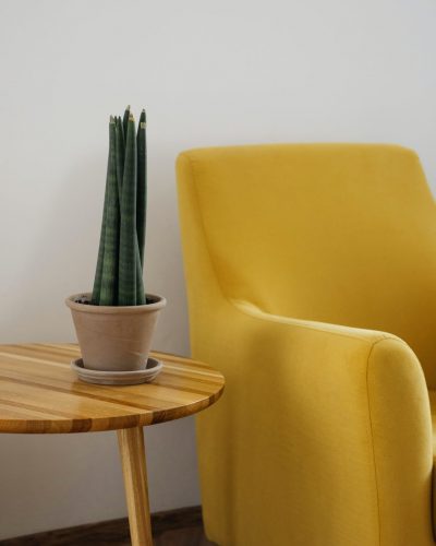 Yello chair